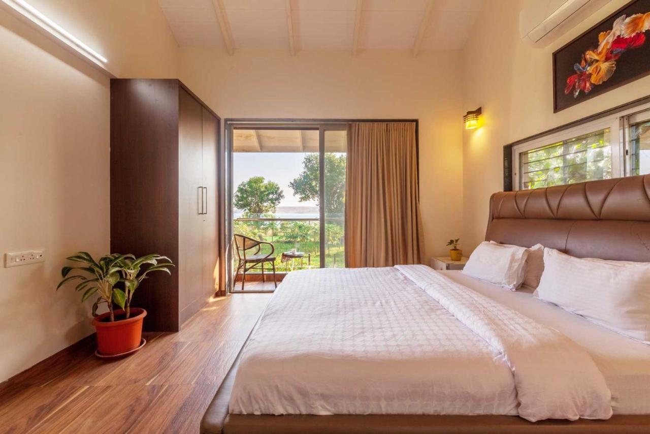 Luna Villa By Stayvista - Lakeside Charm With Terrace, Lush Lawn & Modern Decor Nashik Exterior foto